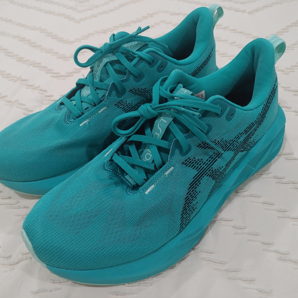 ASICS Novablast 5 Men's Size 12 Excellent Condition - Picture 2 of 14